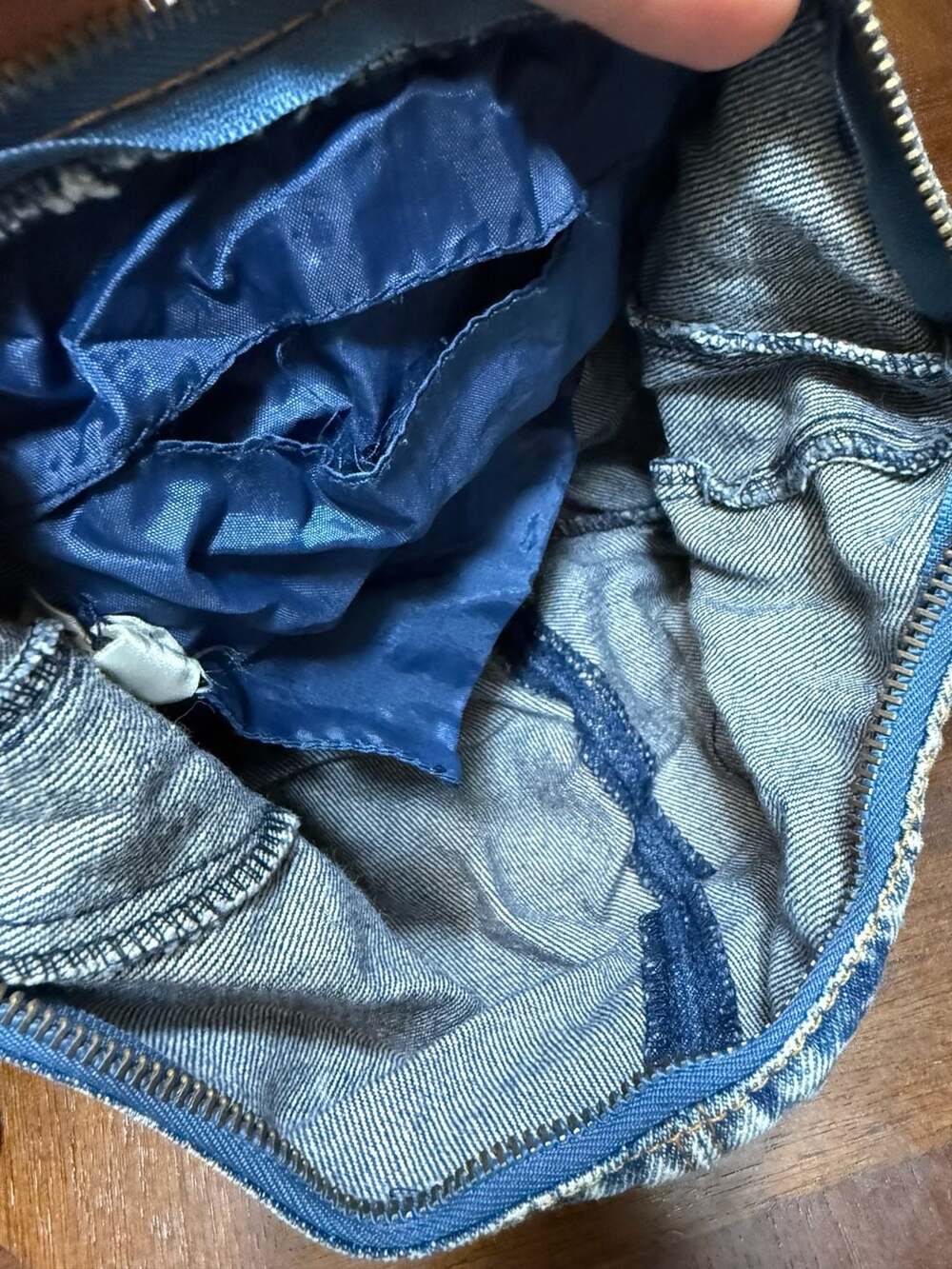 Pacific Connections Acid Wash Denim Crossbody Shoulder Bag - Picture 7 of 9